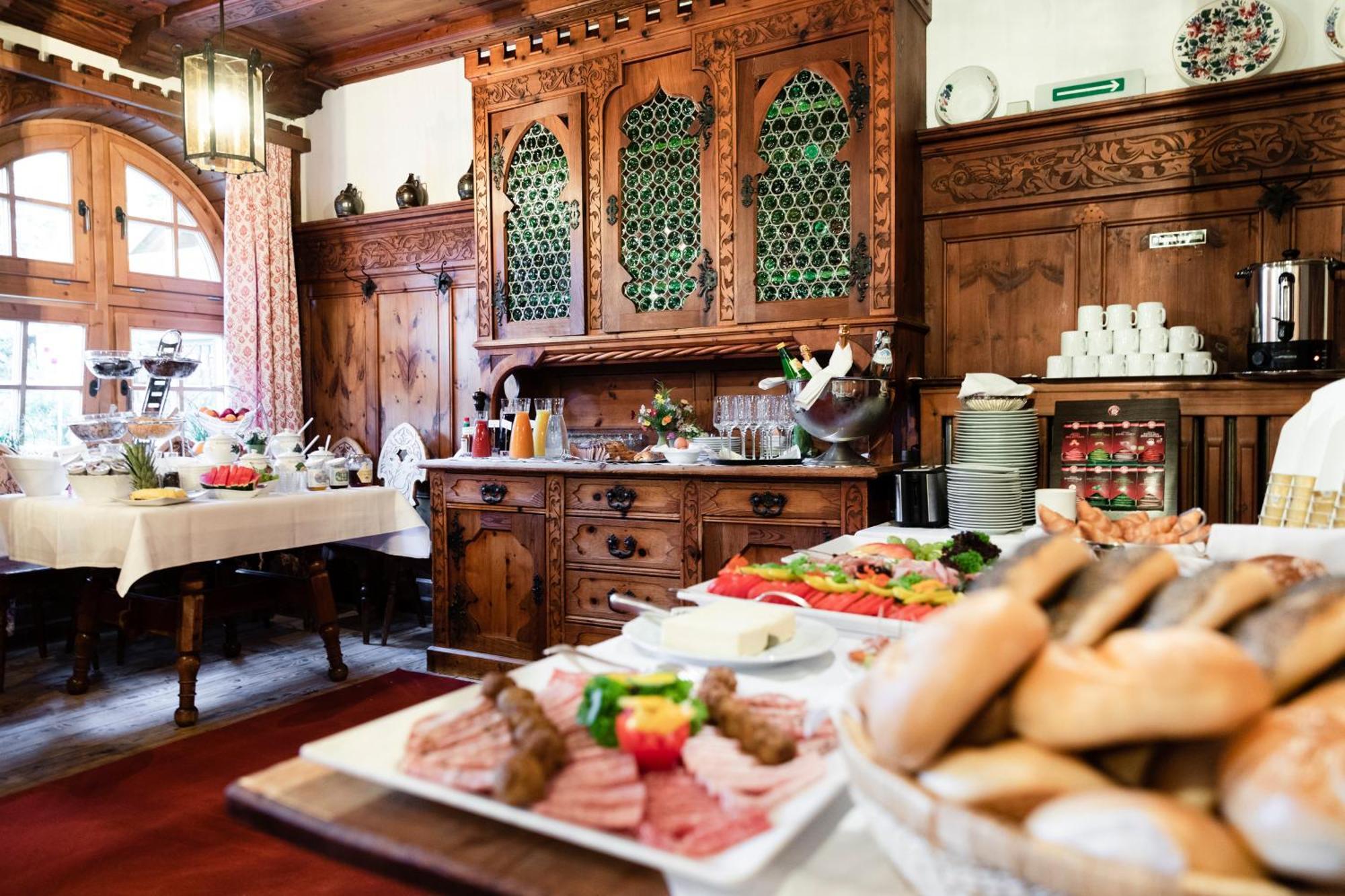 Isserwirt Hotel 3*